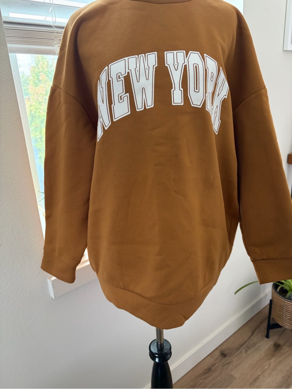 SHEIN Brown "NEW YORK" Crewneck Sweatshirt